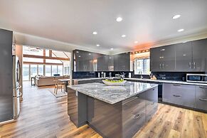 Deck + Lake Views: Grand Glenville Retreat