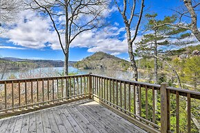 Deck + Lake Views: Grand Glenville Retreat