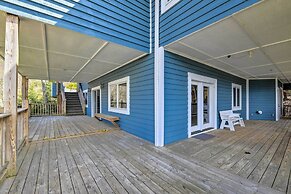 Deck + Lake Views: Grand Glenville Retreat