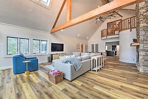 Deck + Lake Views: Grand Glenville Retreat