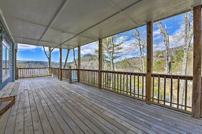 Deck + Lake Views: Grand Glenville Retreat