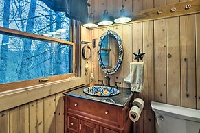 Gatlinburg Log Cabin w/ Hot Tub & Mountain Views!