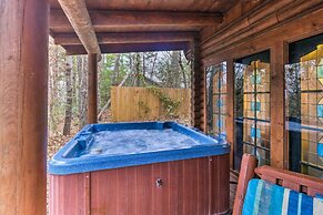 Gatlinburg Log Cabin w/ Hot Tub & Mountain Views!
