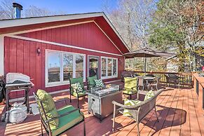 Near Beech Mountain: Crimson Cabin w/ Views