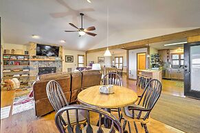 Near Beech Mountain: Crimson Cabin w/ Views