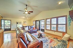 Near Beech Mountain: Crimson Cabin w/ Views