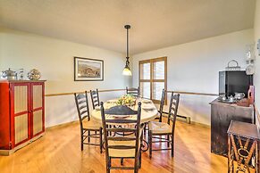 Near Beech Mountain: Crimson Cabin w/ Views