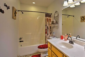 Emory Escape w/ Pond Access < 13 Mi to Lake!