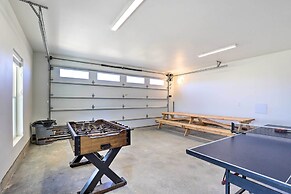 Lake Roosevelt Getaway w/ Lake + Mountain Views!