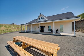 Lake Roosevelt Getaway w/ Lake + Mountain Views!