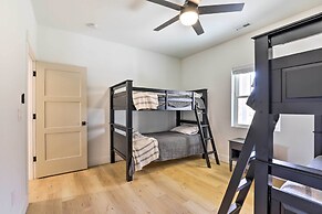 Lake Roosevelt Getaway w/ Lake + Mountain Views!