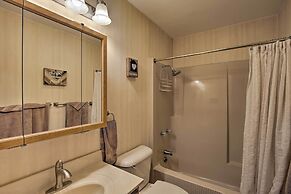 Lakefront New Auburn Apt w/ Sauna & Sun Porch