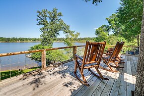 Jefferson Vacation Rental on Lake O' the Pines!