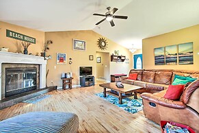 Lake Michigan Gem < Half-mi to Private Beach!