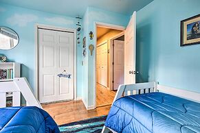 Lake Michigan Gem < Half-mi to Private Beach!