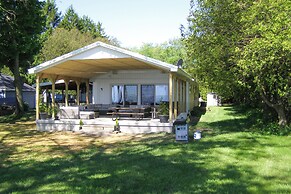 Lakefront Forestville Paradise w/ Private Beach!