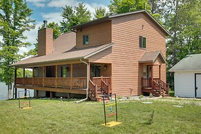 Lakefront Cottage in Iron River: 3 Mi to Skiing!