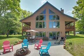 Lakefront Cottage in Iron River: 3 Mi to Skiing!