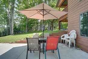 Lakefront Cottage in Iron River: 3 Mi to Skiing!