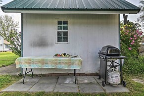 Lakeside Kent Home w/ Pier + Boat Ramp Access