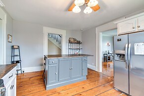 Lakefront Cayuga Retreat w/ Private Deck & Hot Tub