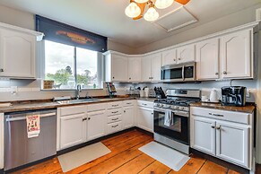 Lakefront Cayuga Retreat w/ Private Deck & Hot Tub