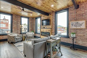 Luxurious Downtown Murphy Vacation Rental Loft!