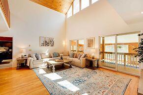 Lake George Oasis w/ 9 Acres, Hot Tub & Game Room!