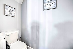 Fort Wayne Getaway - Family + Pet Friendly!