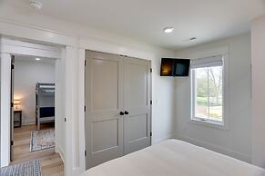 Modern Luxury Retreat: Walk to Tims Ford Lake!