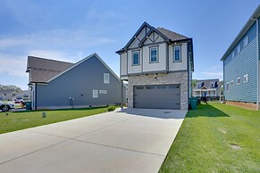 Modern Luxury Retreat: Walk to Tims Ford Lake!