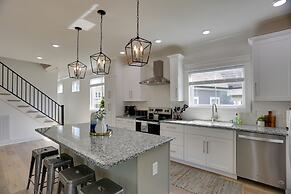 Modern Luxury Retreat: Walk to Tims Ford Lake!