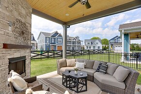 Modern Luxury Retreat: Walk to Tims Ford Lake!