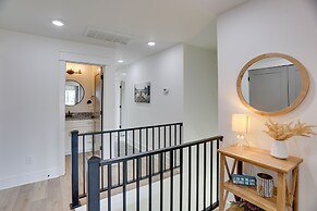 Modern Luxury Retreat: Walk to Tims Ford Lake!