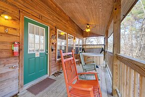 Cabin w/ Hot Tub - Near Nantahala Outdoor Center!