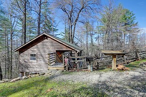 Cabin w/ Hot Tub - Near Nantahala Outdoor Center!