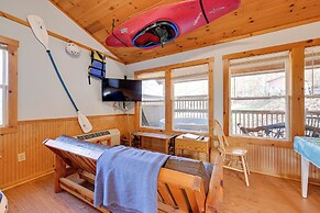 Cabin w/ Hot Tub - Near Nantahala Outdoor Center!