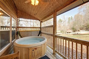 Cabin w/ Hot Tub - Near Nantahala Outdoor Center!