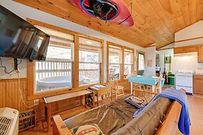 Cabin w/ Hot Tub - Near Nantahala Outdoor Center!