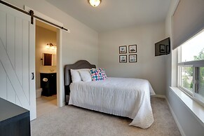 Lake Chelan Condo w/ Resort Pool & Hot Tub!