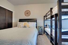 Lake Chelan Condo w/ Resort Pool & Hot Tub!