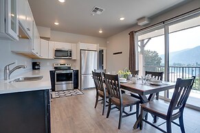 Lake Chelan Condo w/ Resort Pool & Hot Tub!
