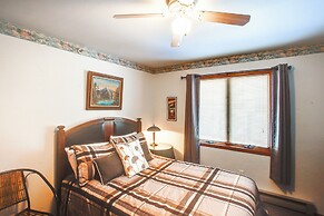 Neenah Home w/ Deck: Near Lake Winnebago