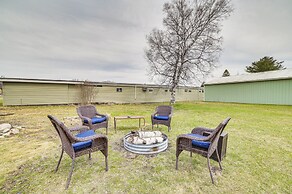 Mackinaw City Getaway - 3 Mi to City Beach!