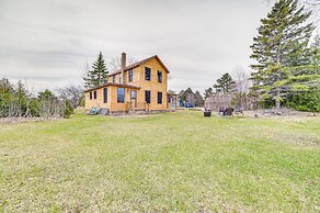 Mackinaw City Getaway - 3 Mi to City Beach!