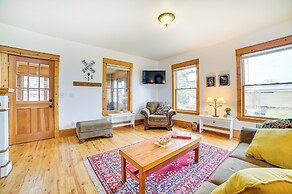 Mackinaw City Getaway - 3 Mi to City Beach!