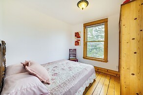 Mackinaw City Getaway - 3 Mi to City Beach!