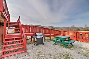 Pet-friendly Studio w/ Loft & Mountain Views!