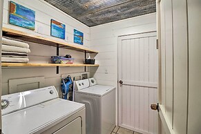 Pet-friendly Studio w/ Loft & Mountain Views!
