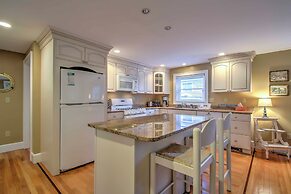 1/2 Mi to Beach: Lovely Guesthouse in Kennebunk!